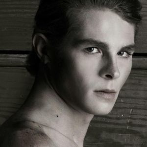 Meet your Posher, Dustin